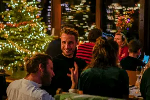 Gezellig kerstevenement op locatie met collega's